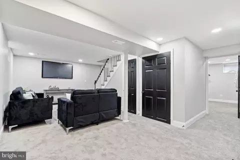 Living - 4906 Gilray Dr, Baltimore, MD 21214 photo 5 of 5