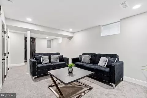 Living - 4906 Gilray Dr, Baltimore, MD 21214 photo 4 of 5