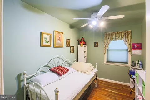 Bedroom - 1439 Meridene Dr, Baltimore, MD 21239 photo 4 of 5