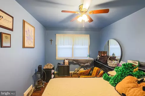 Bedroom - 1439 Meridene Dr, Baltimore, MD 21239 photo 3 of 5