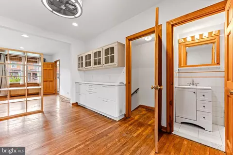 Kitchen - 323 Folcroft St, Baltimore, MD 21224 photo 5 of 9