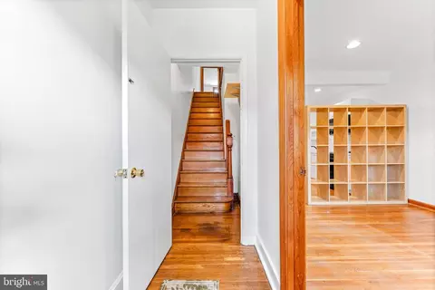 Entry Way - 323 Folcroft St, Baltimore, MD 21224 photo 1 of 4