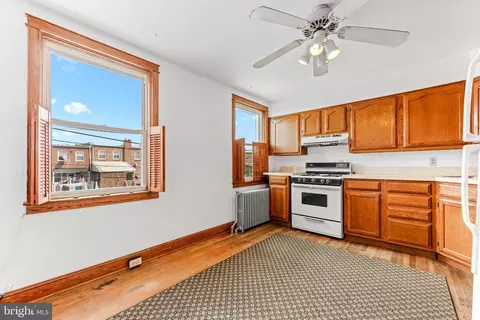 Kitchen - 323 Folcroft St, Baltimore, MD 21224 photo 6 of 9