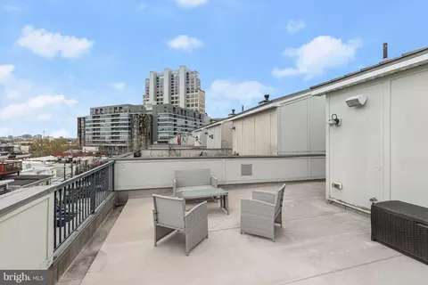 Exterior - 1428 Steuart St, Baltimore, MD 21230 photo 4 of 9