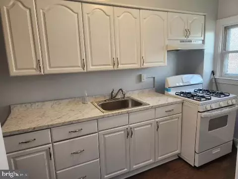 67 Upmanor Rd, Baltimore, MD 21229 photo 8