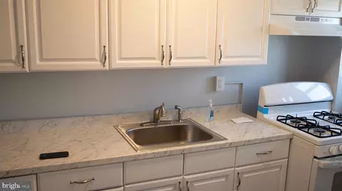 67 Upmanor Rd, Baltimore, MD 21229 photo 11