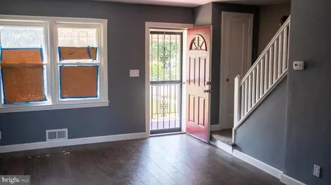 67 Upmanor Rd, Baltimore, MD 21229 photo 2