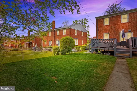 Exterior - 2205 Cloville Ave, Baltimore, MD 21214 photo 6 of 9