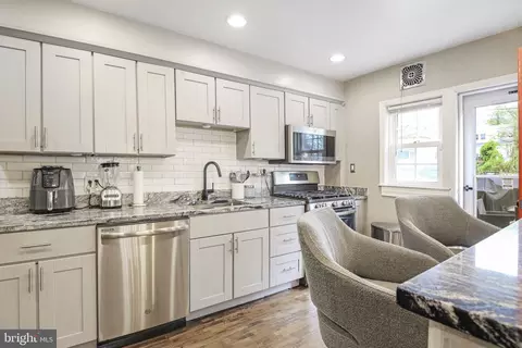Kitchen - 2205 Cloville Ave, Baltimore, MD 21214 photo 2 of 3