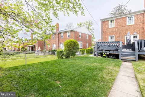 Exterior - 2205 Cloville Ave, Baltimore, MD 21214 photo 5 of 9