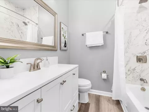 Bath - 3603 Spaulding Ave, Baltimore, MD 21215 photo 1 of 2