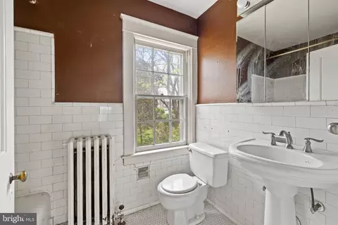 Bath - 5207 Putney Way, Baltimore, MD 21212 photo 1 of 6