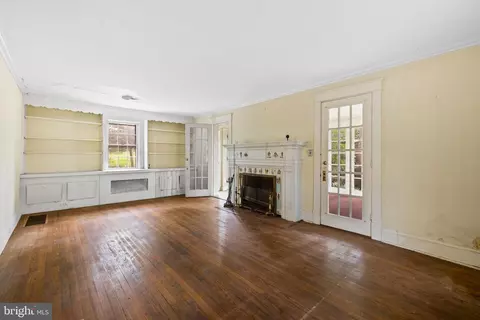 Living - 5207 Putney Way, Baltimore, MD 21212 photo 1 of 3
