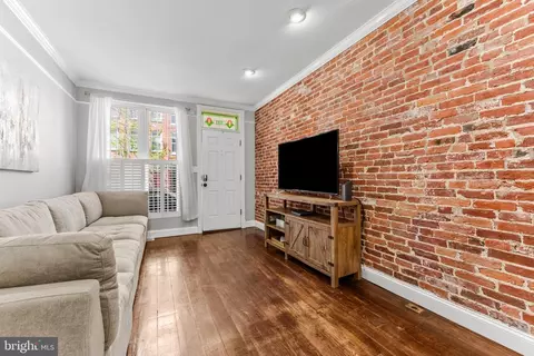 Living - 1111 William St, Baltimore, MD 21230 photo 2 of 2