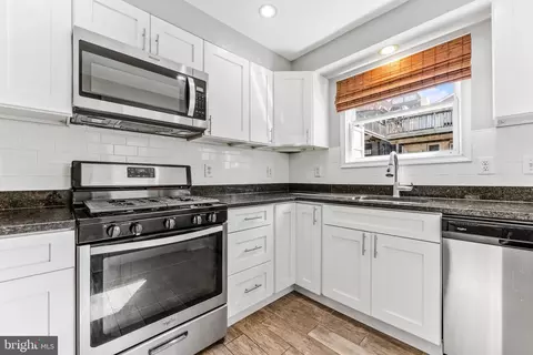 Kitchen - 1111 William St, Baltimore, MD 21230 photo 4 of 5