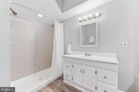 Bath - 1111 William St, Baltimore, MD 21230 photo 1 of 8