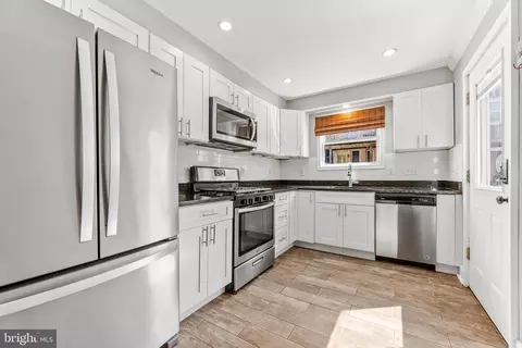 Kitchen - 1111 William St, Baltimore, MD 21230 photo 2 of 5