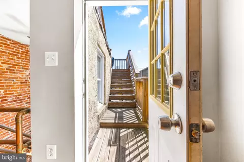 Entry Way - 1111 William St, Baltimore, MD 21230 photo 5 of 6