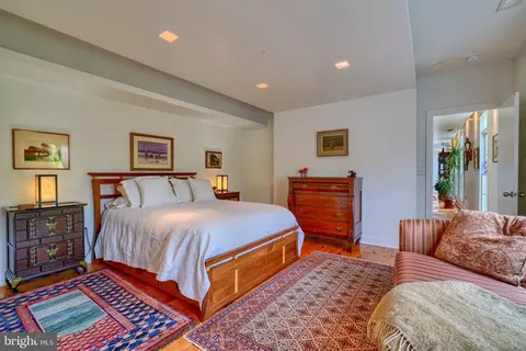 Bedroom - 2500 Fleet St, Baltimore, MD 21224 photo 4 of 10