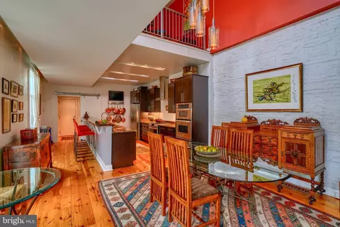 Dining - 2500 Fleet St, Baltimore, MD 21224 photo 2 of 10