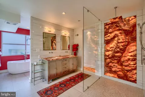 Bath - 2500 Fleet St, Baltimore, MD 21224 photo 11 of 19