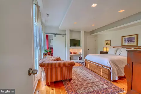 Bedroom - 2500 Fleet St, Baltimore, MD 21224 photo 3 of 10