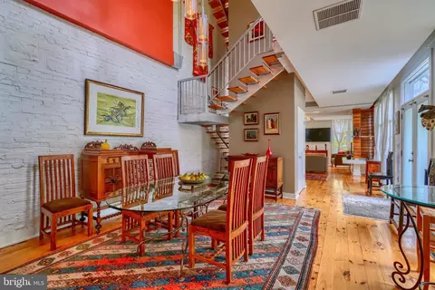 Dining - 2500 Fleet St, Baltimore, MD 21224 photo 5 of 10