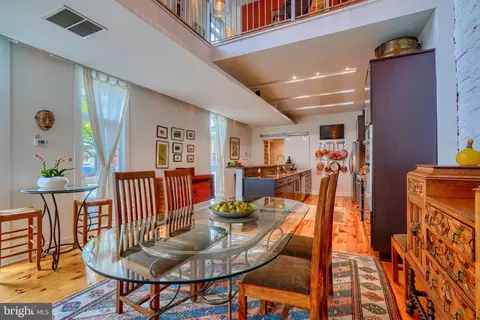 Dining - 2500 Fleet St, Baltimore, MD 21224 photo 4 of 10