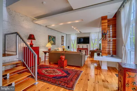 Bedroom - 2500 Fleet St, Baltimore, MD 21224 photo 1 of 10