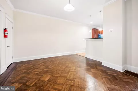 Entry Way - 333 E 29th St E, Baltimore, MD 21218 photo 4 of 4