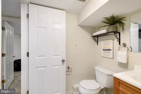 Bath - 612 S Curley St, Baltimore, MD 21224 photo 5 of 5