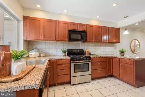 Kitchen - 612 S Curley St, Baltimore, MD 21224 photo 4 of 6