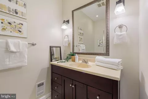Bath - 612 S Curley St, Baltimore, MD 21224 photo 1 of 5