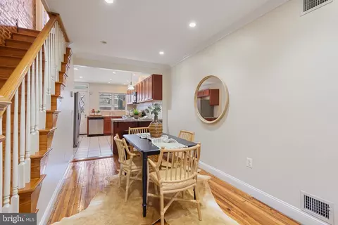 Dining - 612 S Curley St, Baltimore, MD 21224 photo 1 of 3