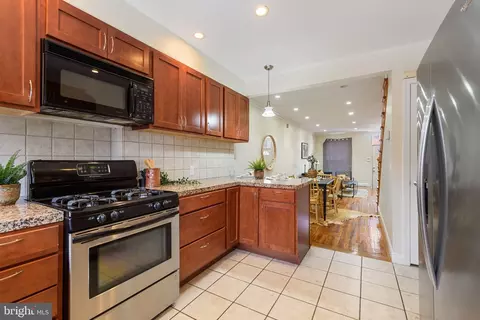 Kitchen - 612 S Curley St, Baltimore, MD 21224 photo 5 of 6