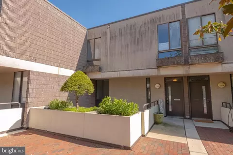 Exterior - 2355 Nutmeg Ter, Baltimore, MD 21209 photo 16 of 27