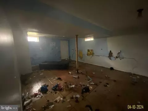 Bath - 4010 Penhurst Ave, Baltimore, MD 21215 photo 1 of 1