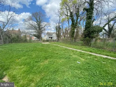 Exterior - 4010 Penhurst Ave, Baltimore, MD 21215 photo 5 of 6