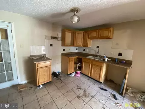 Kitchen - 4010 Penhurst Ave, Baltimore, MD 21215 photo 1 of 2