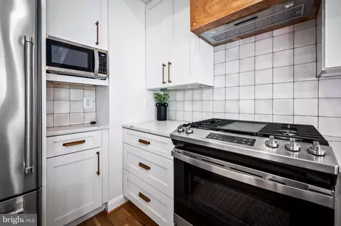 Kitchen - 1018 Boyd St, Baltimore, MD 21223 photo 3 of 6