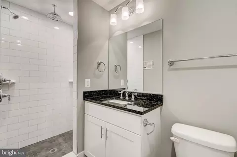 Bath - 532 S Streeper St, Baltimore, MD 21224 photo 8 of 9