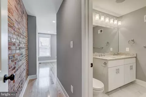 Bath - 532 S Streeper St, Baltimore, MD 21224 photo 4 of 9