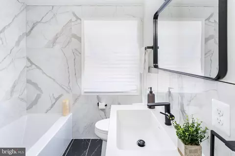 Bath - 1346 Pentridge Rd, Baltimore, MD 21239 photo 1 of 3
