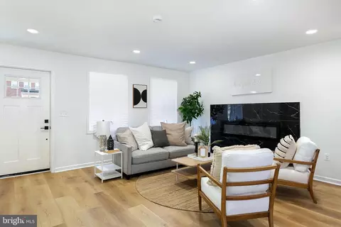 Living - 1346 Pentridge Rd, Baltimore, MD 21239 photo 1 of 5