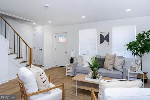 Living - 1346 Pentridge Rd, Baltimore, MD 21239 photo 3 of 5