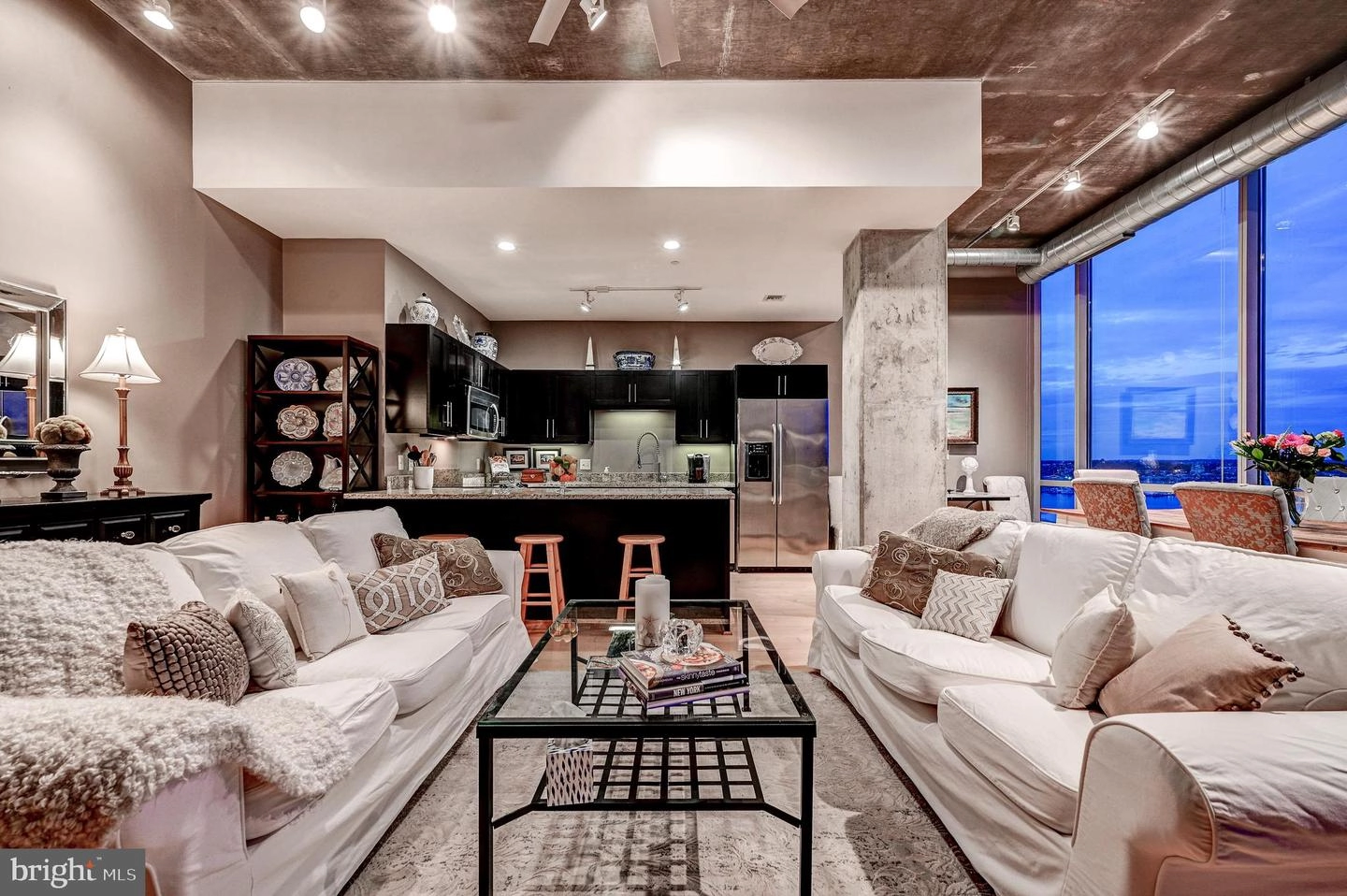Living - 1200 Steuart St #1015, Baltimore, MD 21230 photo 2 of 6