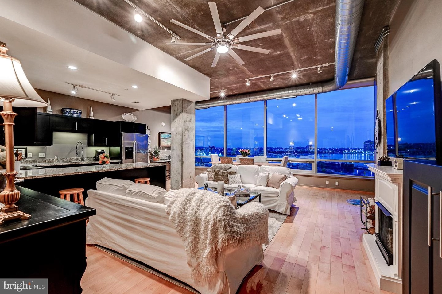Living - 1200 Steuart St #1015, Baltimore, MD 21230 photo 1 of 6
