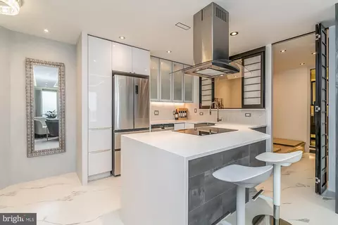 Kitchen - 100 Harborview Dr #1108, Baltimore, MD 21230 photo 2 of 5