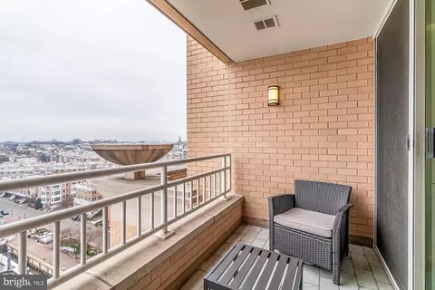 Exterior - 100 Harborview Dr #1108, Baltimore, MD 21230 photo 1 of 3