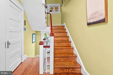Entry Way - 303 Cedarcroft Rd, Baltimore, MD 21212 photo 4 of 4